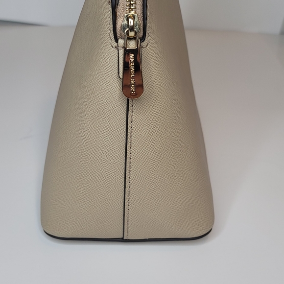 Michael Kors cross body bag - Picture 12 of 12